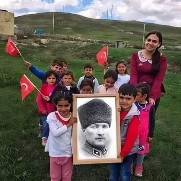 Aydınlığa giden tek yol, Cumhuriyetten geçer... ❤️🇹🇷