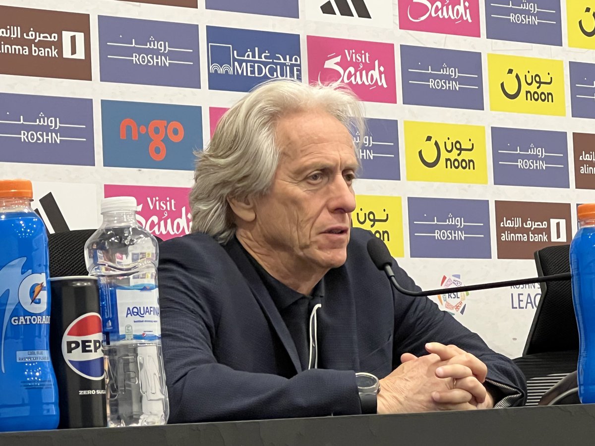 مدرب  #الهلال جيسوس : 

- بالمستوى العالي الذي وصلنا له نعم نستطيع المنافسة في أي دوري وحديث العالم ومدرب الرائد عن ما قدمناه يسعدنا 
- مع كل هذه الإشادات يجب أن لا نبالغ نحن لم نحقق أي بطولة نحن هدفنا البطولات !