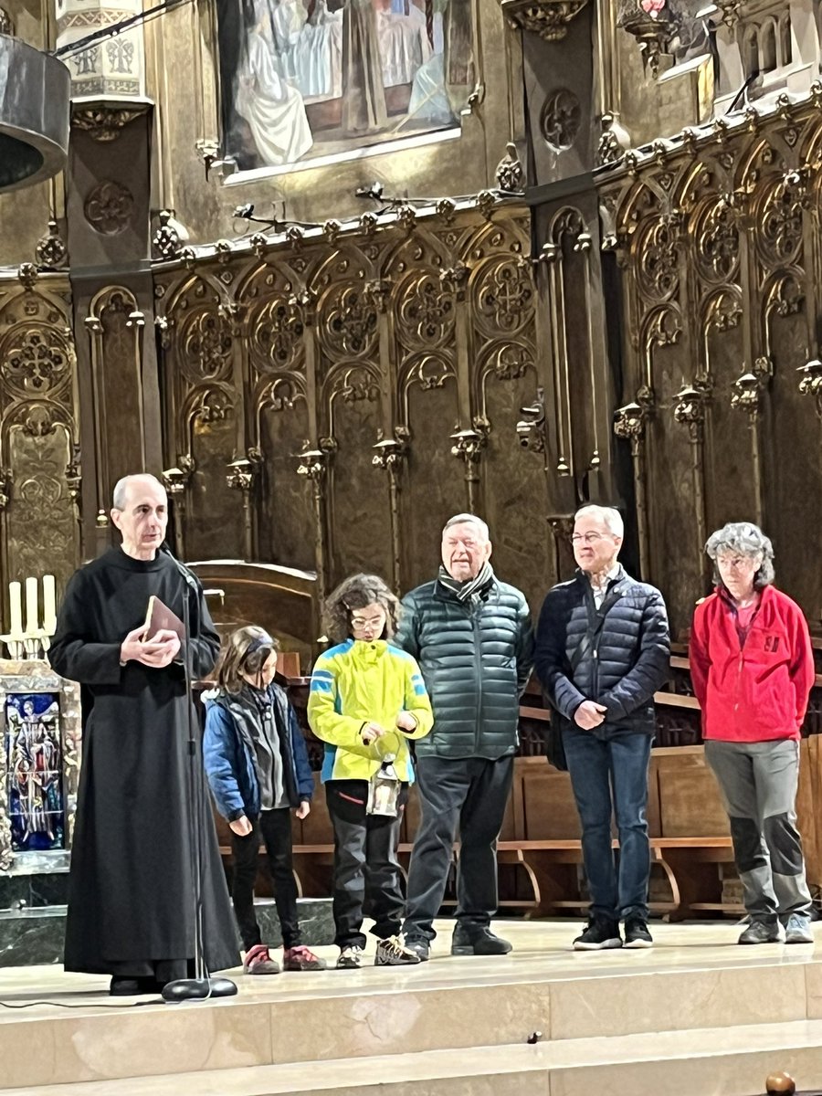 Ja tenim un any més #LaLlum de #Montserrat a #Manresa ! Que ens il.lumini una mica més. Les tradicions són boniques. Aquesta especialment.