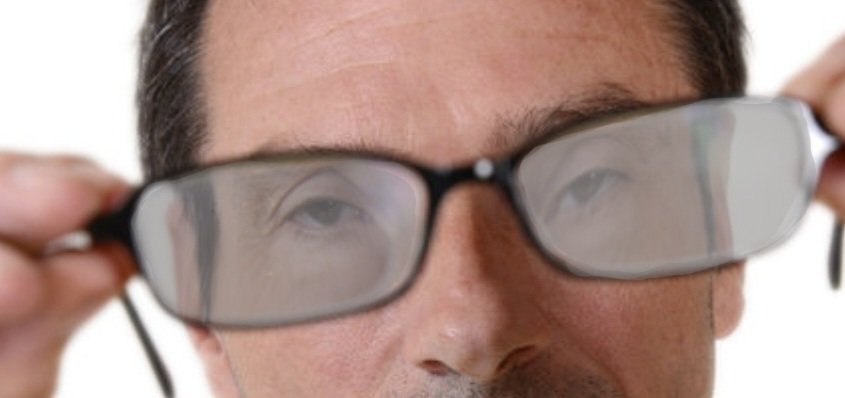 psy_massondavid's tweet photo. Important: la dépression apporte un filtre "dépressif" dans la perception des situations. Modifiant le vécu émotionnel, ces lunettes déformantes gonflent les émotions négatives (honte, culpabilité, tristesse), rendent invisibles les positives, dopent les pensées pessimistes
4/16 https://t.co/vk6kspBLC6