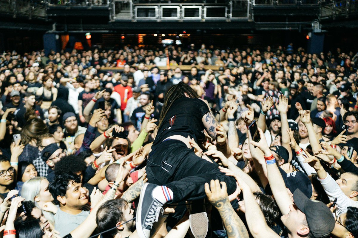 johnnyboothNY's tweet photo. Coming back home to NYC with the SUPERBLOOM tour tonight. Booth fam - let’s hang! @SLNTPLNT @thornhillmelb @avianaswe
📸 @EdfuegoKnight
#johnnybooth #momentselsewhere #ontour #silentplanet #superbloom https://t.co/2Qum4gsUkC
