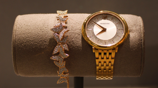 Ilumina tu día con la belleza de Swarovski. 

Sus productos te acompañarán en cada momento especial.