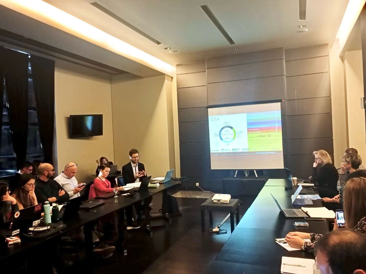 🤜🤛 Nuestros compañeros, Sofía Sánchez y Antonio Carlos Soria, han acudido estos días al kick-off meeting del proyecto europeo #VERDEinMED 

👕👖♻ Esta iniciativa, de la que CTA es socia, se centra en la implementación de modelos de negocio circulares en el sector textil