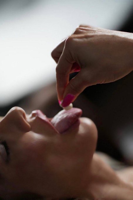 Immagina il tuo 💦sulla mia lingua 🔥👇👇👇👇 https://t.co/tg23Gw1BLT Contenuti hard 🔞SCONTO DEL 60% 😱PRIMA