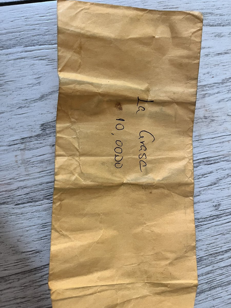 El sobre donde llegó “la grasa” al centro de votación ubicado en la Escuela Domingo Moreno Jiménez, de Los Tres Brazos. Lo encontré en la calle adyacente, obviamente, vacío.