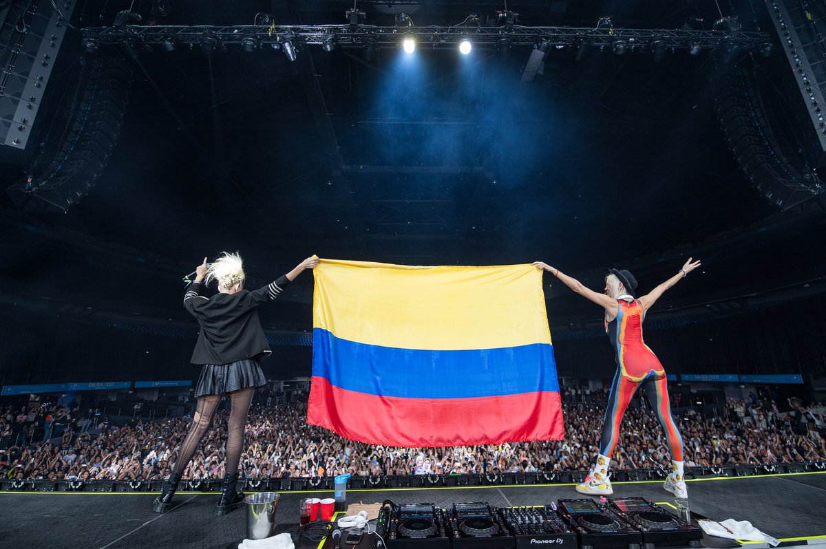 Suena_col's tweet photo. 1, 2, 3 Y SALTAMOS TODA LA NOCHE 🔥🔥🔥 https://t.co/qN5HyQAvkq