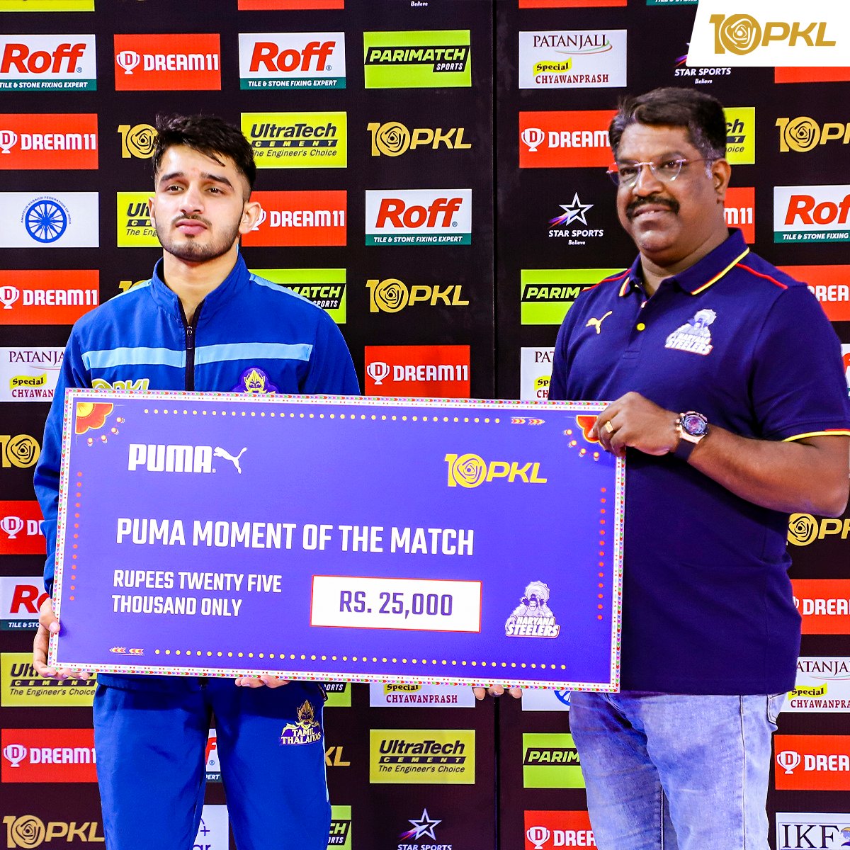 ProKabaddi's tweet photo. Sunday night’s 🌟🌟 who stood tall for their teams 🔥����
@dream11 Gamechangers of the Match: Vishal Chahal & Ashu Malik
Moment of the Match: Narender & Yogesh
#ProKabaddiLeague #ProKabaddi #PKLSeason10 #PKL #HarSaansMeinKabaddi #CHEvBEN #DELvBLR https://t.co/p1aku8GsLC