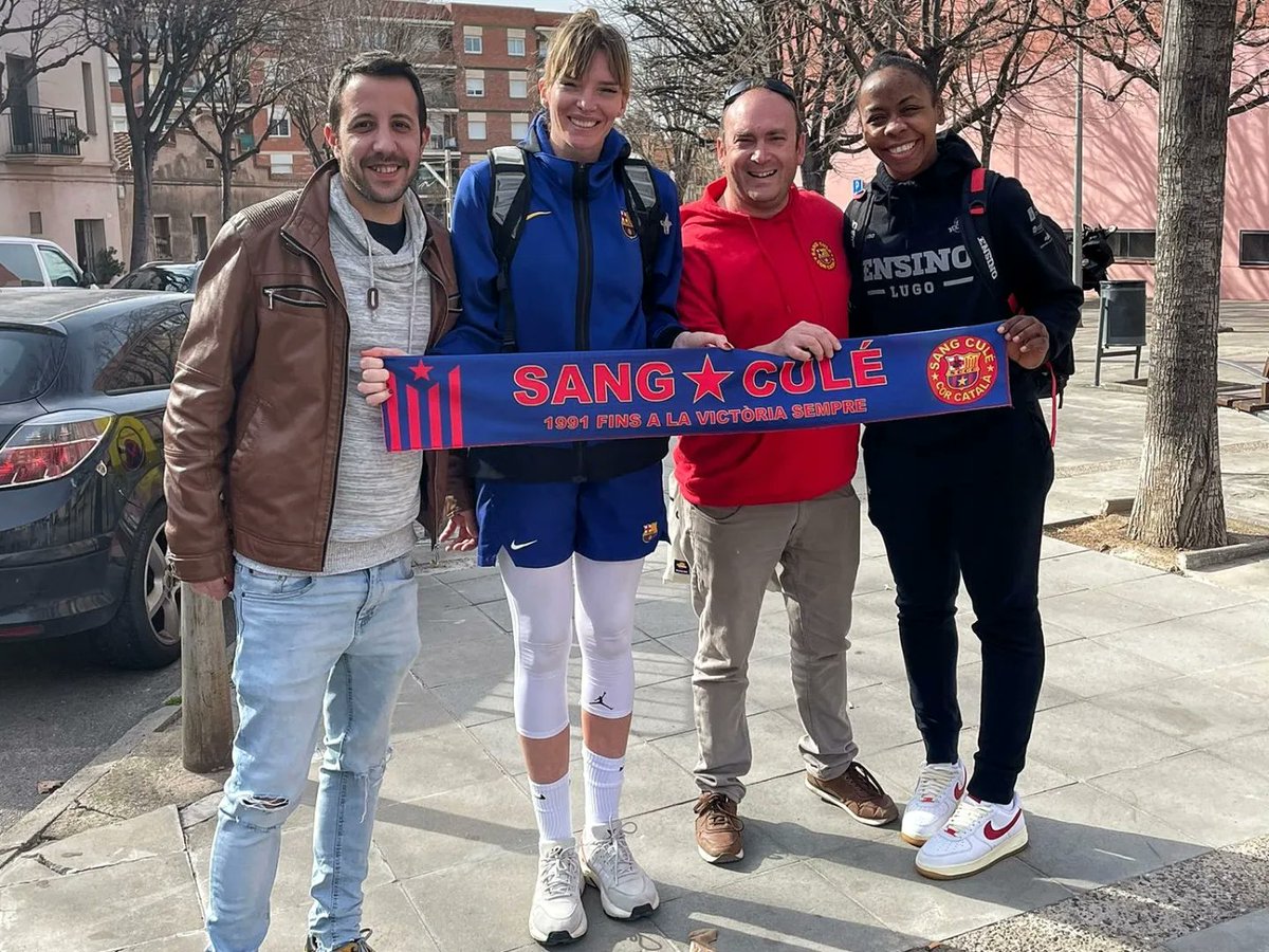 JSendarrubias's tweet photo. Les imatges del triomf davant @EnsinoLugoCB (66-50)
@sangculeoficial @FCBbasket_fem
#SCCC
#SangCule
#LFendesa
#SangCuleCorCatalà https://t.co/C357dQGeg2