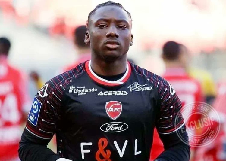 Nungesphere's tweet photo. Ces erreurs qui nous font perdre 3 points :
- Franchir une ligne continue
- Titulariser Lassana Diabaté https://t.co/GOeS7estlX