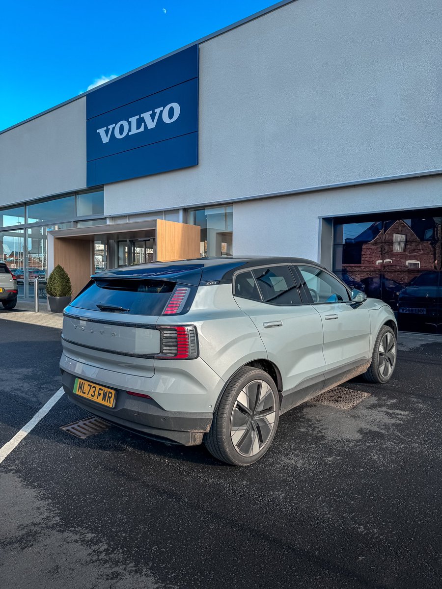AutoBant's tweet photo. Test drive done. This is a deeply impressive car. #XC30 https://t.co/roS65vzYHc