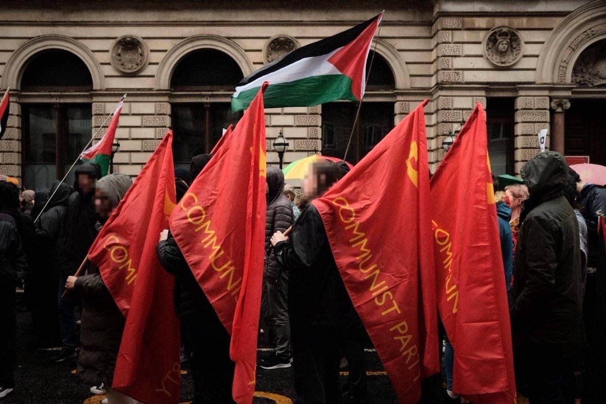 1/2 Yesterday members of YCL from all over Scotland including @YCLEdinburgh and @lanarkshire_ycl gathered in Glasgow to march at the national demonstrations in support of the Palestinian people. #palestine #ceasefire #socialism #glasgow #ycl #cpb #gaza #march #demonstration