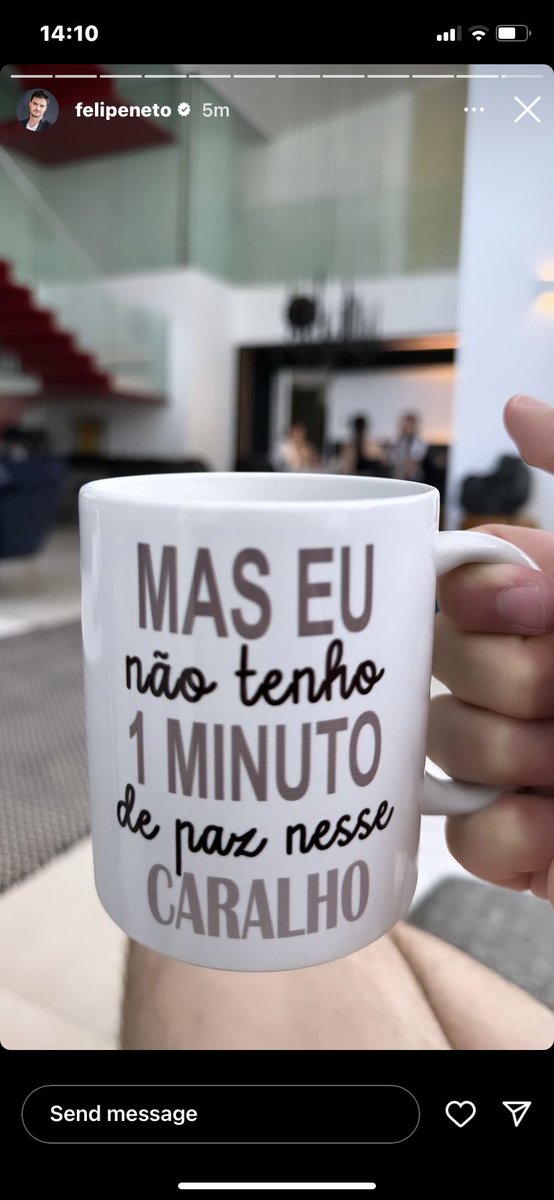 Isso aqui me deixa TÃO FELIZ! 💖
Que bom que ele gostou do nosso presente!! 🥺❤️