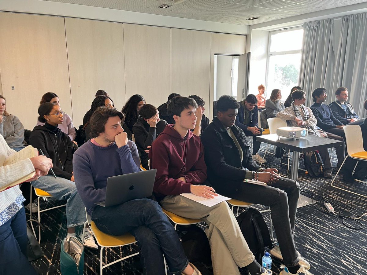 EBS Paris - European Business School tweet media