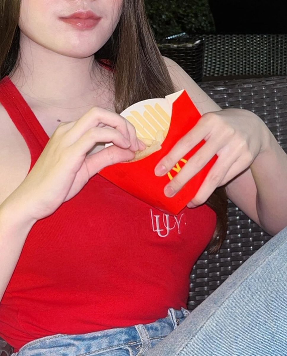 NLUYX8's tweet photo. 🍟❤️ https://t.co/JP7KFzQZIF