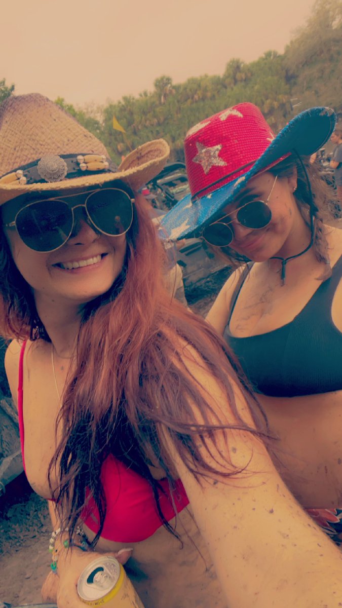 kelseystephenss's tweet photo. Muddy valentine 🎉 https://t.co/eFRWp0BDbE