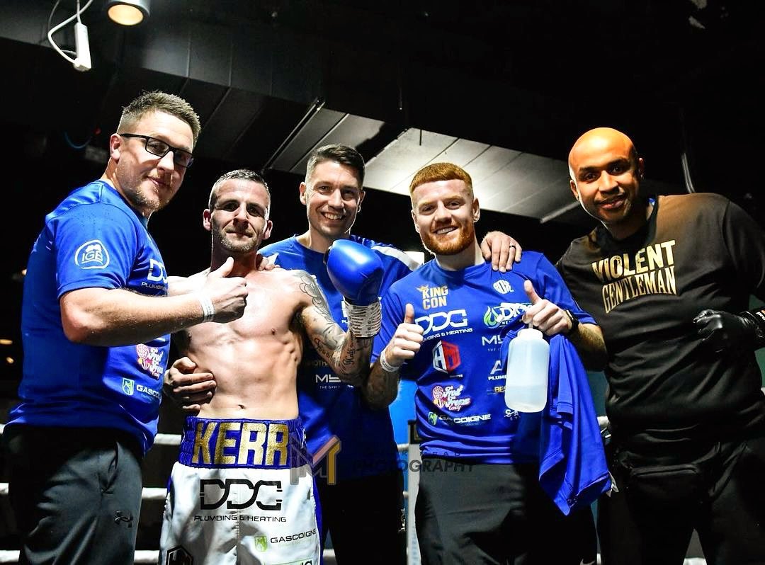 With Dan Anderson, Connor Kerr @Ian_Gaughran & Owen O’Neill #Boxing #Cutman #Handwrapper 📸 @_mmphoto_ 📍 Europa Hotel, Belfast