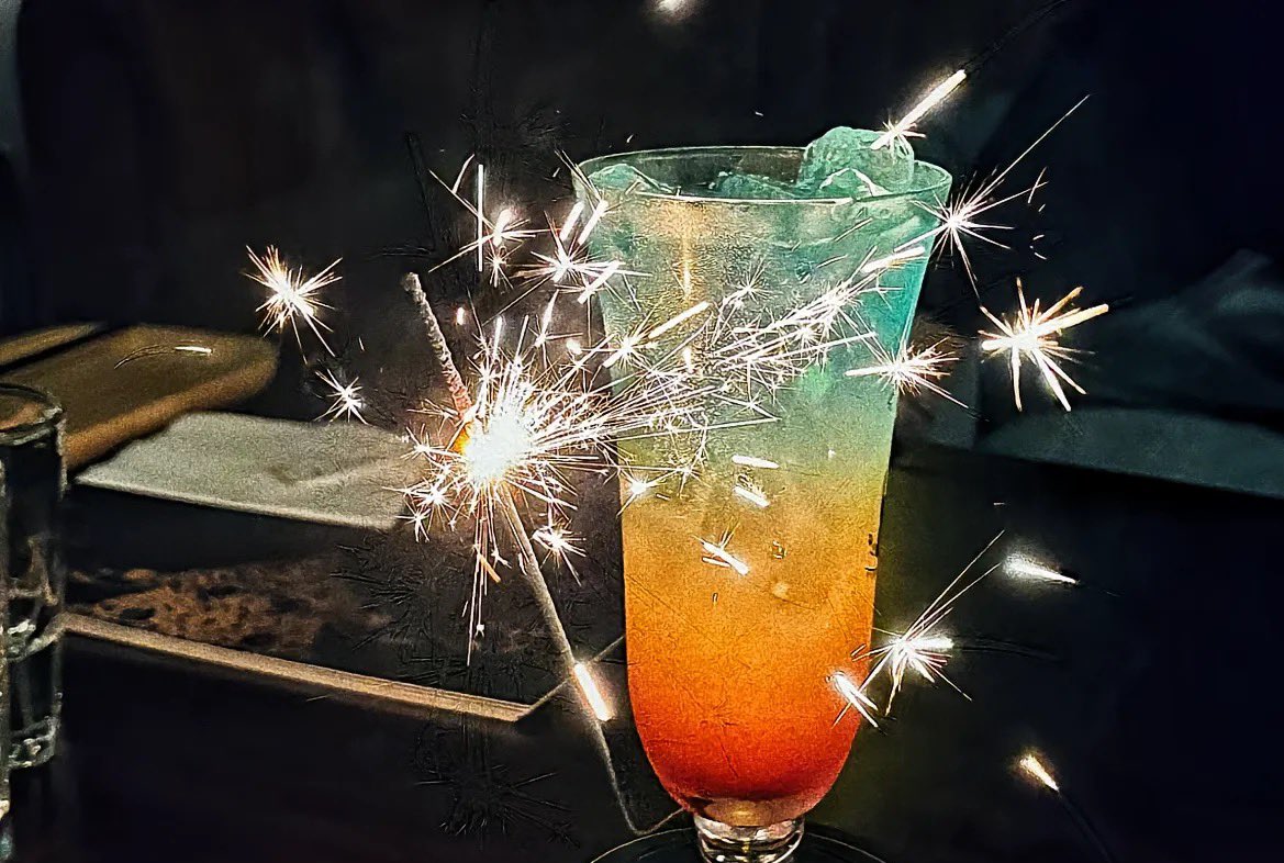 有人看海…有人被爱…有人喝酒喝到现在