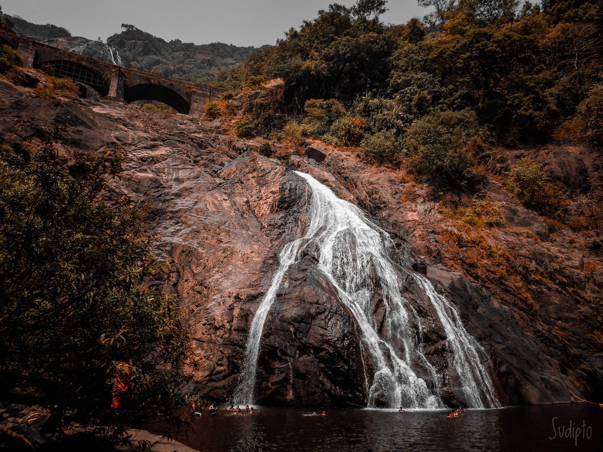 It was in 2016 that I finally got to visit Dudhsagar falls for the first time. Had heard about it a lot, and had seen scores or fascinating pictures posted on FB and Instagram. But when I finally landed at the lake and looked up at the towering landscape, I was struck with an…
