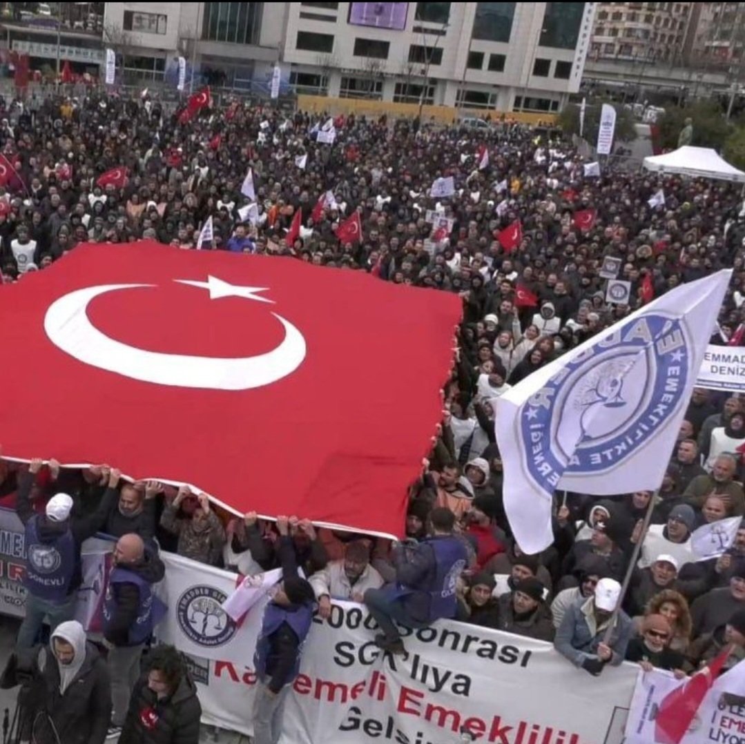 Bunlari yüce devletimizin kanali TRT görmüyormu ? görüyorsa neden korkuyor !!!
EMAD-DER 🧿
#KademeliEmeklilikAnkarada