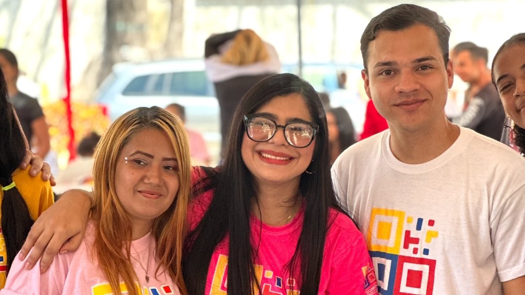 Vanesa Montero (@35vanesamontero) on Twitter photo ¡Comenzamos la Ruta de la Juventud! Desde nuestra organización hemos instalado los consejos de juventudes en la Región Central del País, continuaremos desplegados escuchando nuestra juventudes 💛💙❤️ #TrabajamosPorElFuturo <a href="/NicolasMaduro/">Nicolás Maduro</a> <a href="/delcyrodriguezv/">Delcy Rodríguez</a> <a href="/MSomosVen/">Movimiento Somos Venezuela</a> ¡Comenzamos la Ruta de la Juventud! Desde nuestra organización hemos instalado los consejos de juventudes en la Región Central del País, continuaremos desplegados escuchando nuestra juventudes 💛💙❤️ #TrabajamosPorElFuturo <a href="/NicolasMaduro/">Nicolás Maduro</a> <a href="/delcyrodriguezv/">Delcy Rodríguez</a> <a href="/MSomosVen/">Movimiento Somos Venezuela</a>