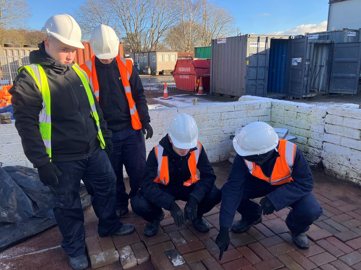 This week our youth had great fun preparing the ground and laying some mono-block paving. There was genuine pride in their accomplishment. Amazing work. 🙌🌟🤩@TIGERS_UK @TIGERSConstAcad @NLVirtualSchool #practicallearning #achievinggoals