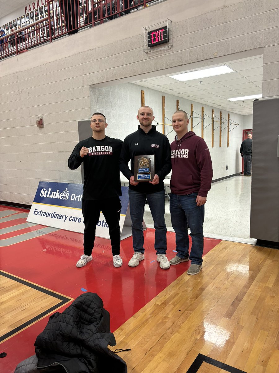 slaterwrestling's tweet photo. AAA coach of the year. Very well deserved for coach Haakon and his staff! https://t.co/vdGX7C2XfJ