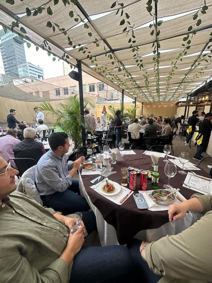 Javisness's tweet photo. Amigos de cdmx si buscan despejarse un rato o salir con amigos , visiten este nuevo speak easy de ostiones , practicar golf, buen precio y excelente atención

📍Londres 271, Juarez, Cuauhtémoc, Cdmx
insta📸 Osteria271 https://t.co/QP33EJMYCz