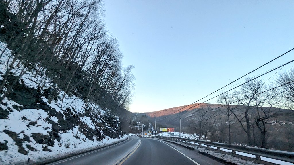 _SweepingViews's tweet photo. When @umphreysmcgee is hooking up there's nothing quite like it, {and last night they hit it} That means FULL SEND to Jim Thorpe, dogs and all, and if you haven't already, GET IN THE VAN. Time to put a bow on this bangarang hang. #umphlove #umphreaks #puresaturation #PENNSPEAK https://t.co/4750xmmasY
