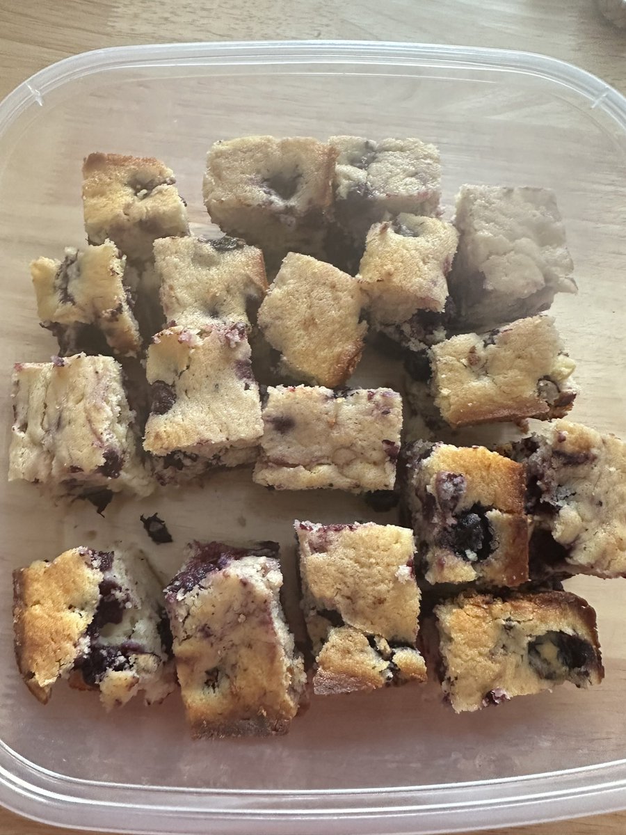 jacroy67's tweet image. Back to #weekendbaking adventures after my trip away:
1) Ted Lasso biscuits (sooo good)
2) Oat chocolate peanut butter bars 
3) Lemon blueberry loaf
