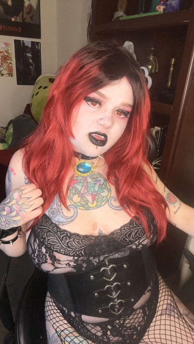 First I suck you off then I suck your blood 😝😝   Link in bio to see the video I made in this look https://t