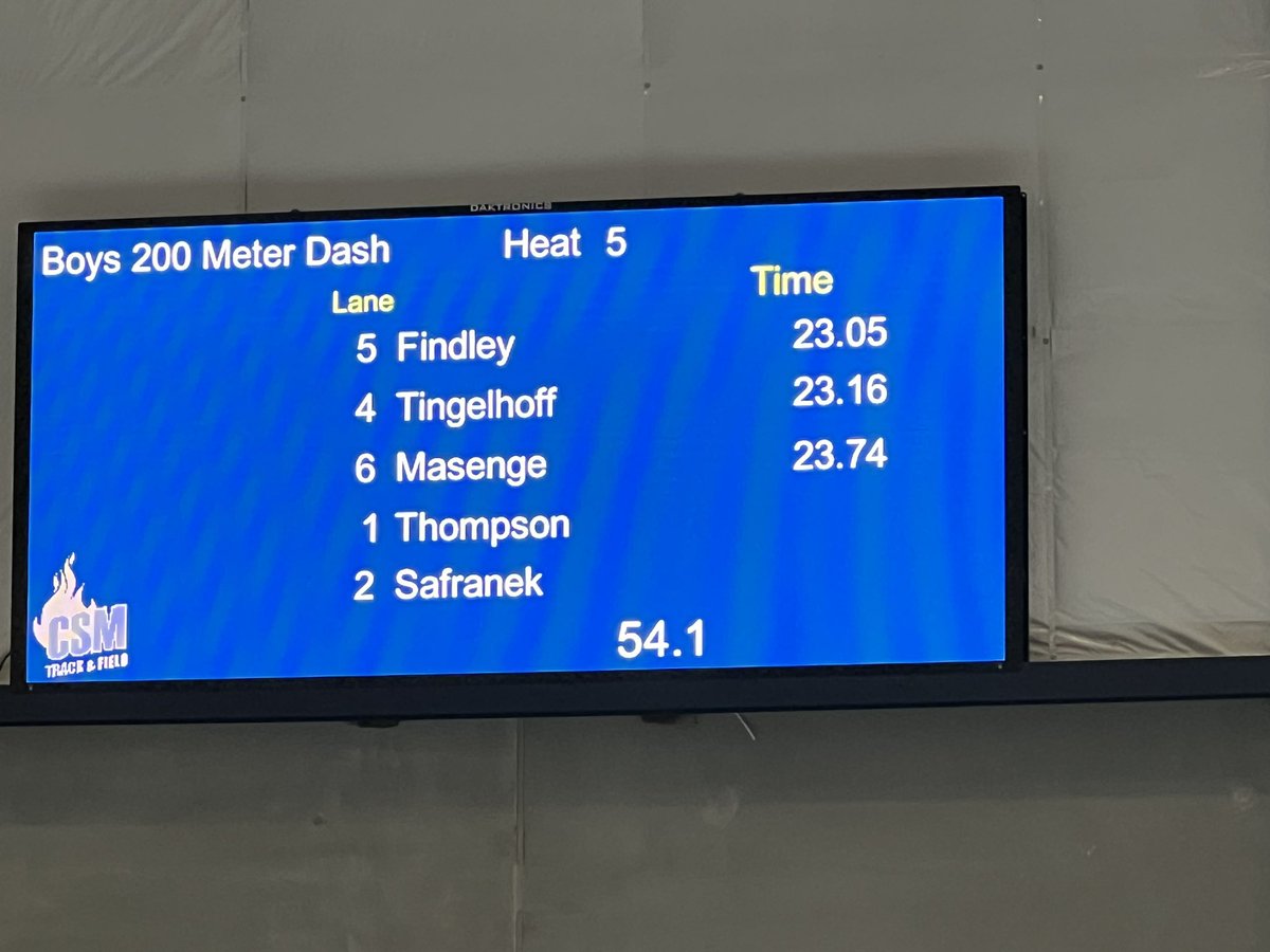 PrepRunningNerd's tweet photo. Luke Findley of @NorrisTitansTF wins 200 in 23.05, edging Jett Tingelhoff of @ENHSTrack https://t.co/18CHhJFier