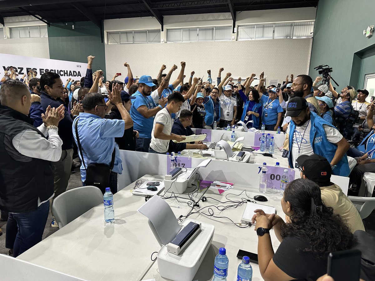 Con la firma del acta de la mesa 18 por parte de la FGR finalizó el recuento manual de votos para diputaciones a la Asamblea Legislativa de las elecciones 2024