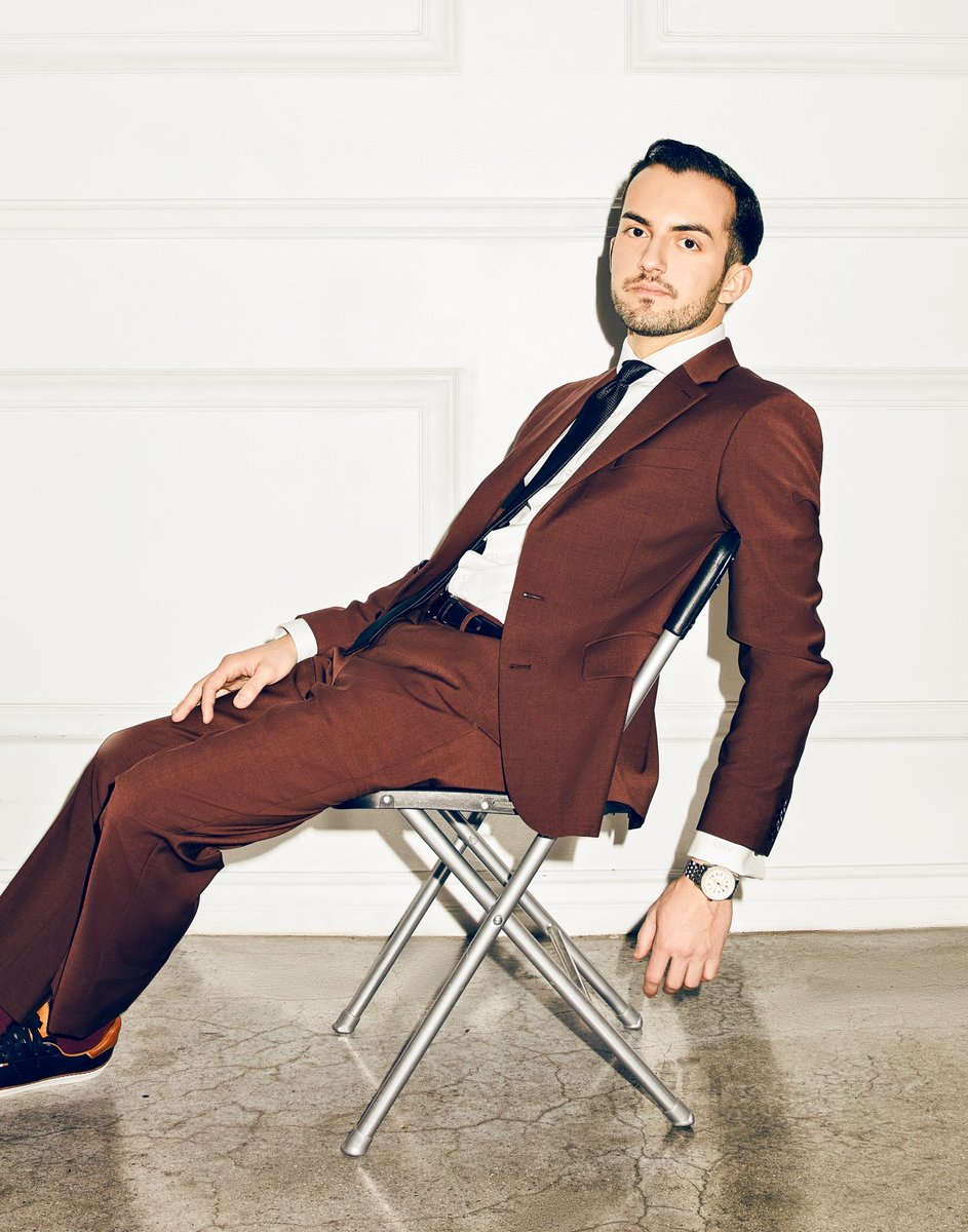 itschrisvarvaro's tweet image. Another incredible year with the @RecordingAcad. Many thanks to @express and @allenedmonds for helping me get styled right on this big night 🙏 #ExpressPartner #AllenEdmondsPartner #Grammys #recordingacademy #musicproducer