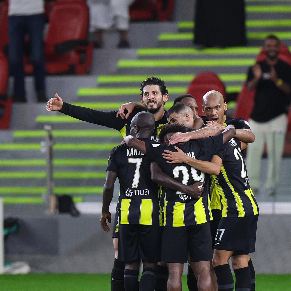 _fabinhotavares's tweet photo. Big win tonight! Lets keep going! 🐅⚫️🟡 https://t.co/G62vtelxu5