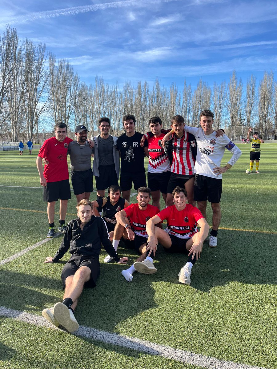 RoseDevilsFC's tweet photo. Carismáticos, buenos y guapos.

🔥🔥 ROSE DEVILS 4-1 Génesis 🔥🔥 https://t.co/nJE40e7KAg