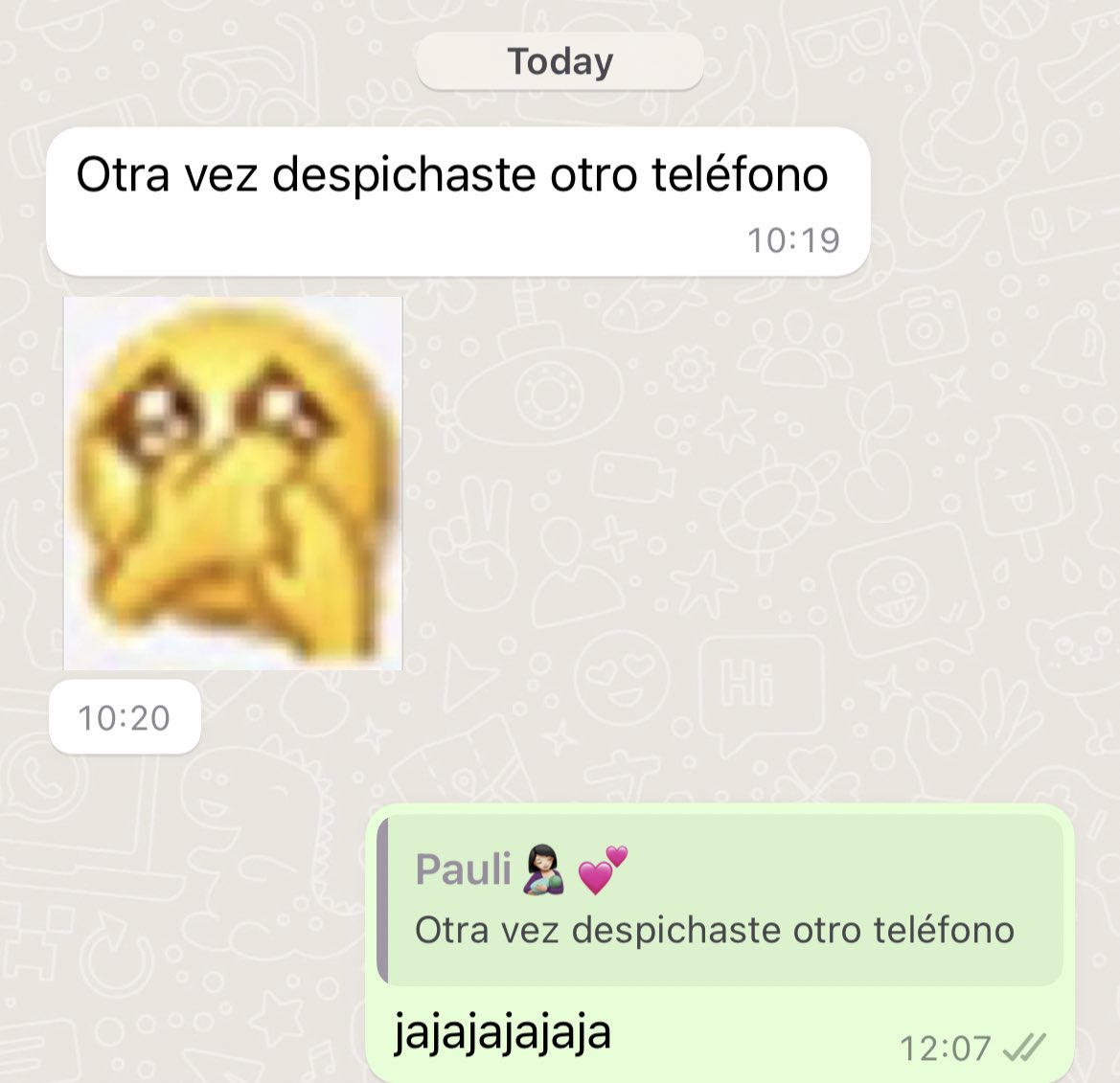 Yo: no le contesto a Pau en una noche, Pau automáticamente: