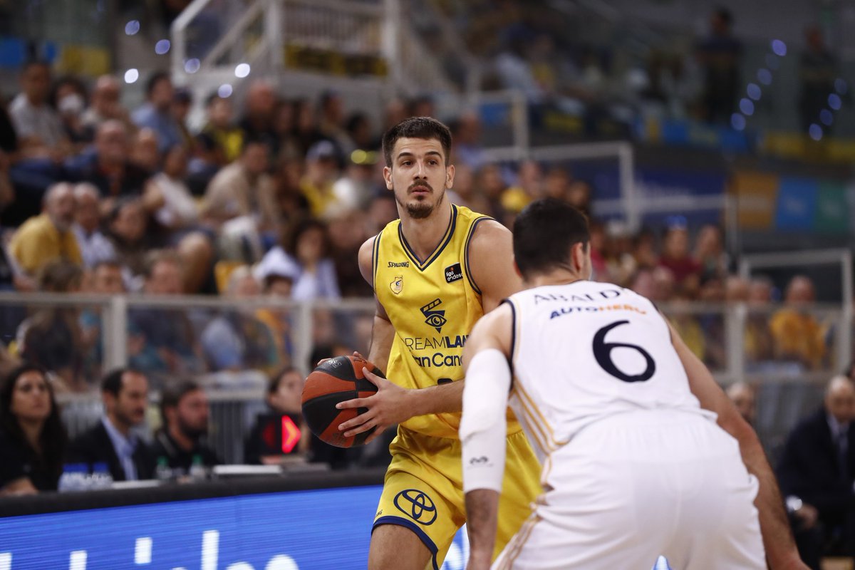 Pick&Cast (@pickandcast) on Twitter photo 🚨 ÚLTIMA HORA 🚨
✍🏻 Info vía <a href="/Oliveira7SA/">Óliver Suárez Armas</a>
🟠🟠 El Valencia Basket se fija en Nico Brussino, alero argentino del Granca.
El argentino tiene contrato hasta el 2025, pero en él hay una cláusula de salida este verano de 300.000€.
📸 Acb Photo - M.Henriquez 🚨 ÚLTIMA HORA 🚨
✍🏻 Info vía <a href="/Oliveira7SA/">Óliver Suárez Armas</a>
🟠🟠 El Valencia Basket se fija en Nico Brussino, alero argentino del Granca.
El argentino tiene contrato hasta el 2025, pero en él hay una cláusula de salida este verano de 300.000€.
📸 Acb Photo - M.Henriquez
