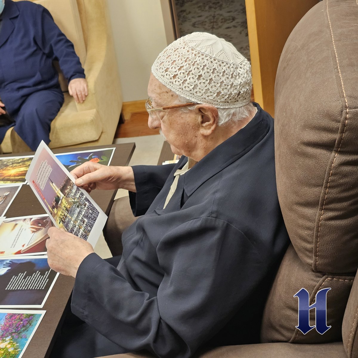 Dün akşamki dergi mizanpajımızdan aldığımız kareler…