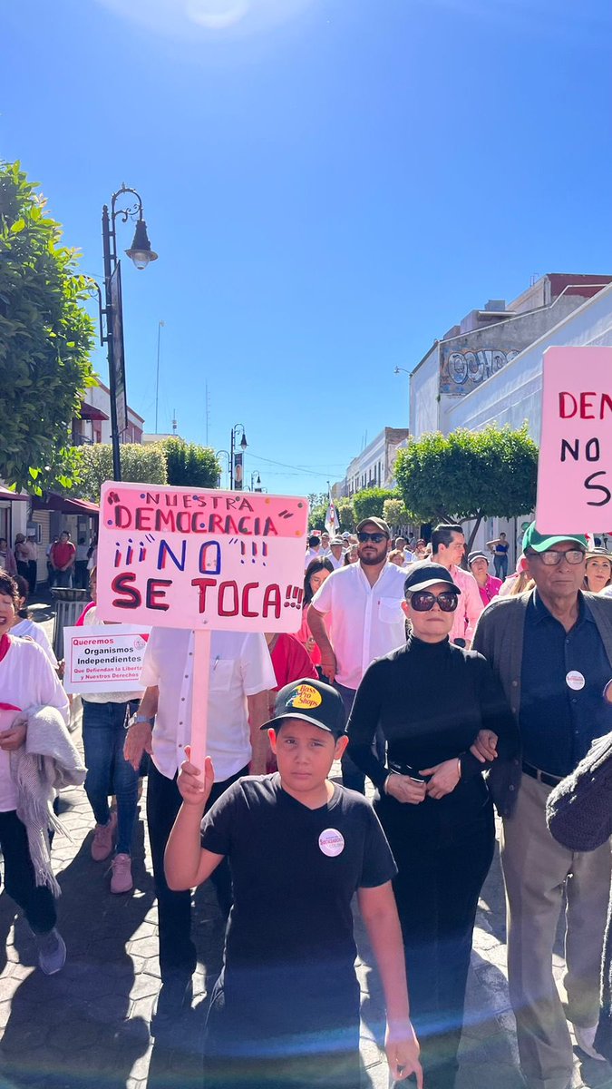 #MarchaPorLaDemocracia 

#Colima

#YoSiVoyALaMarcha