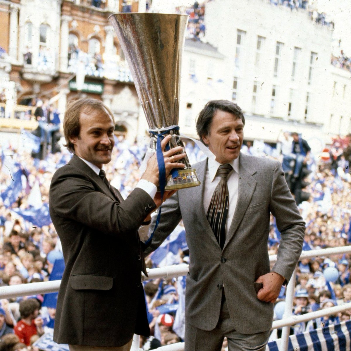 IpswichTown's tweet photo. The great Sir Bobby Robson would have been 91 today. 💙 https://t.co/QI3NUdQGNW