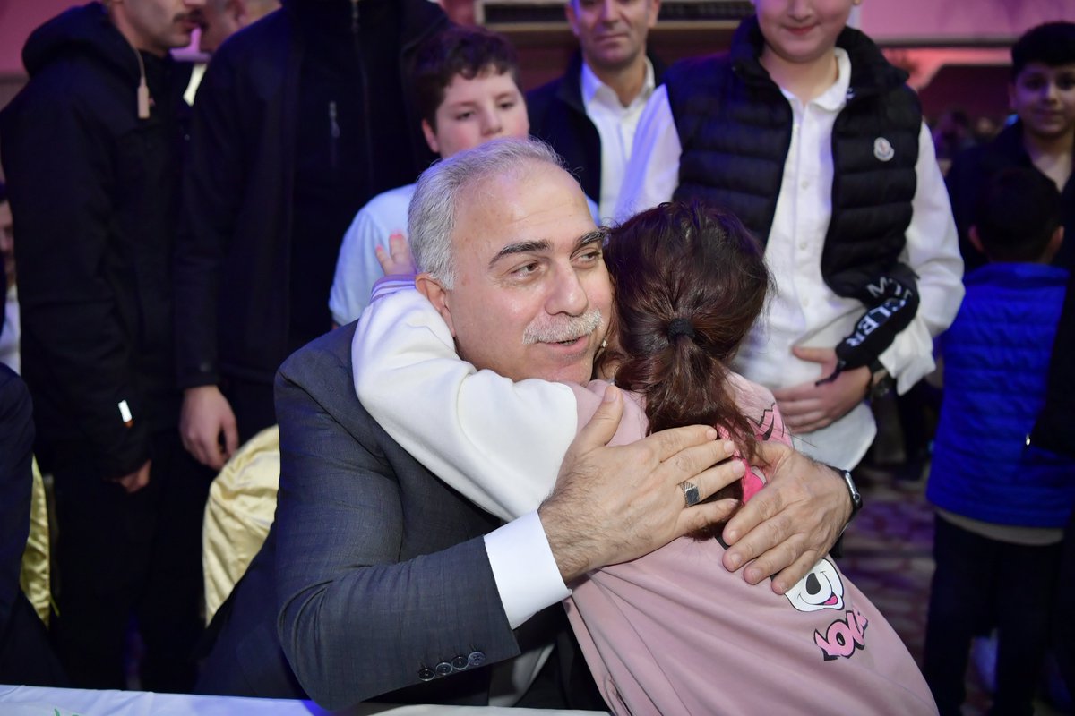 Dilan Bağış ve Ahmet Çakar'ın nikah törenine katılarak genç çiftimize hayırlı olsun dileklerimizi ilettik.

Bağış ile Çakar ailelerini tebrik eder, çiftimize de ömür boyu mutluluklar dilerim. 👏