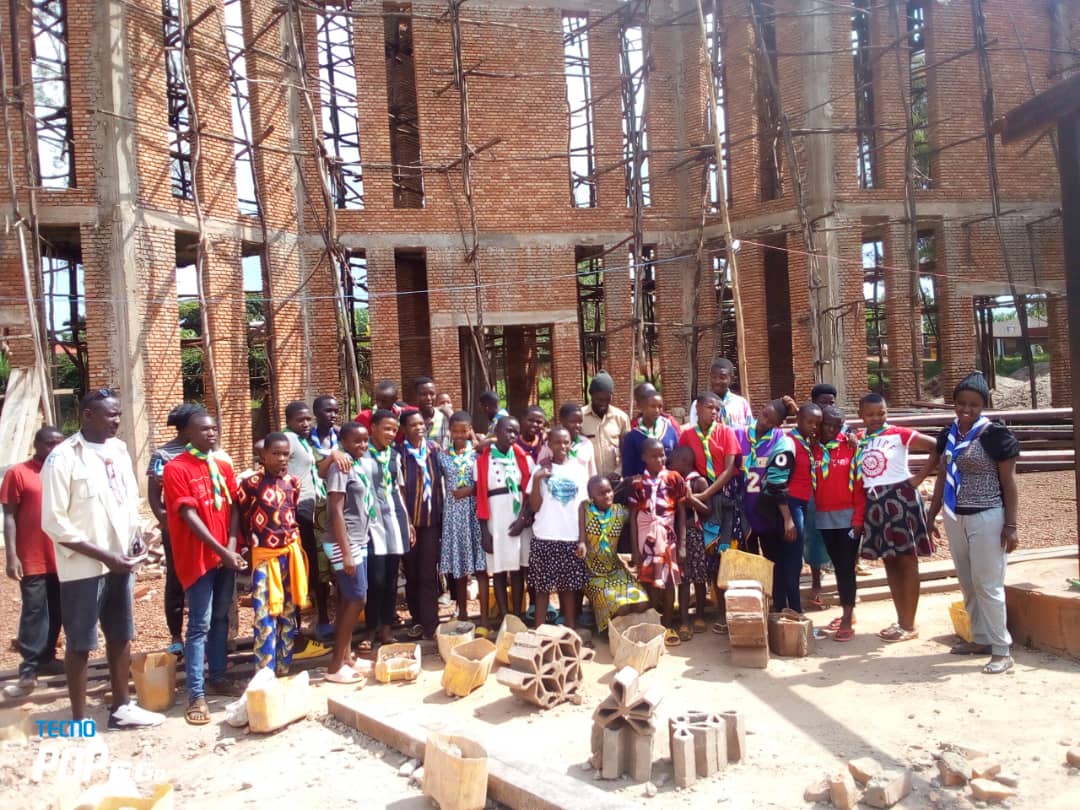 guidesrwanda's tweet photo. Girl Guides across all corners are celebrating the #GuidingWeek by volunteering in charity activities. We are always embraced by their commitments as the responsible citizens of the World ☘️
#GuidingWeek
@RwandaYouthArts
@africa_region
@wagggsworld https://t.co/r5OetomQlo