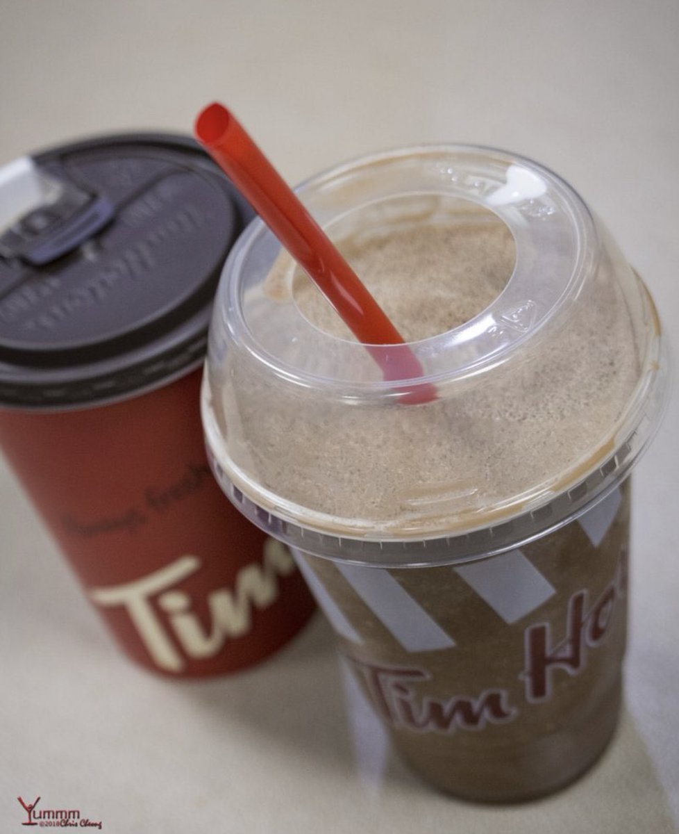 MadelnCanada's tweet photo. We miss you, sincerely Canada 😢🥤 https://t.co/467hx5n8Jp