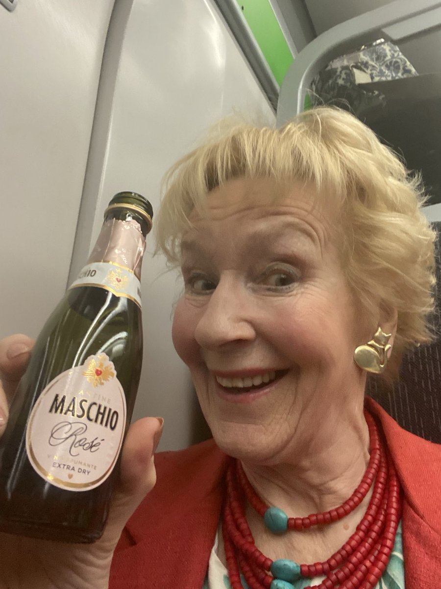 brit_battleaxe's tweet photo. Trains up the duff because of flooding so nothing for it but a quick stiffner! #CheersGang #Yardarm #DownTheHatch https://t.co/ishQGs8jZC
