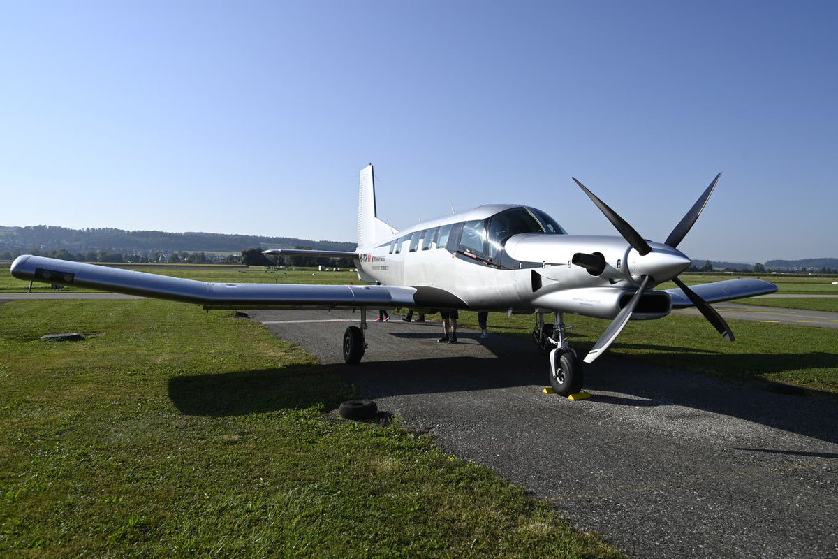 ivancp25's tweet photo. #AccidenteAéreo mortal de un #PacificAerospace 750XL (HB-TCP), de #SkydiveGrenchen. Impactó contra el terreno cuando regresaba al Aeropuerto de #Grenchen (ZHI), #Suiza 🇨🇭, tras soltar a 11 paracaidistas. El piloto ha fallecido. ➡️ https://t.co/ACzrboFywi