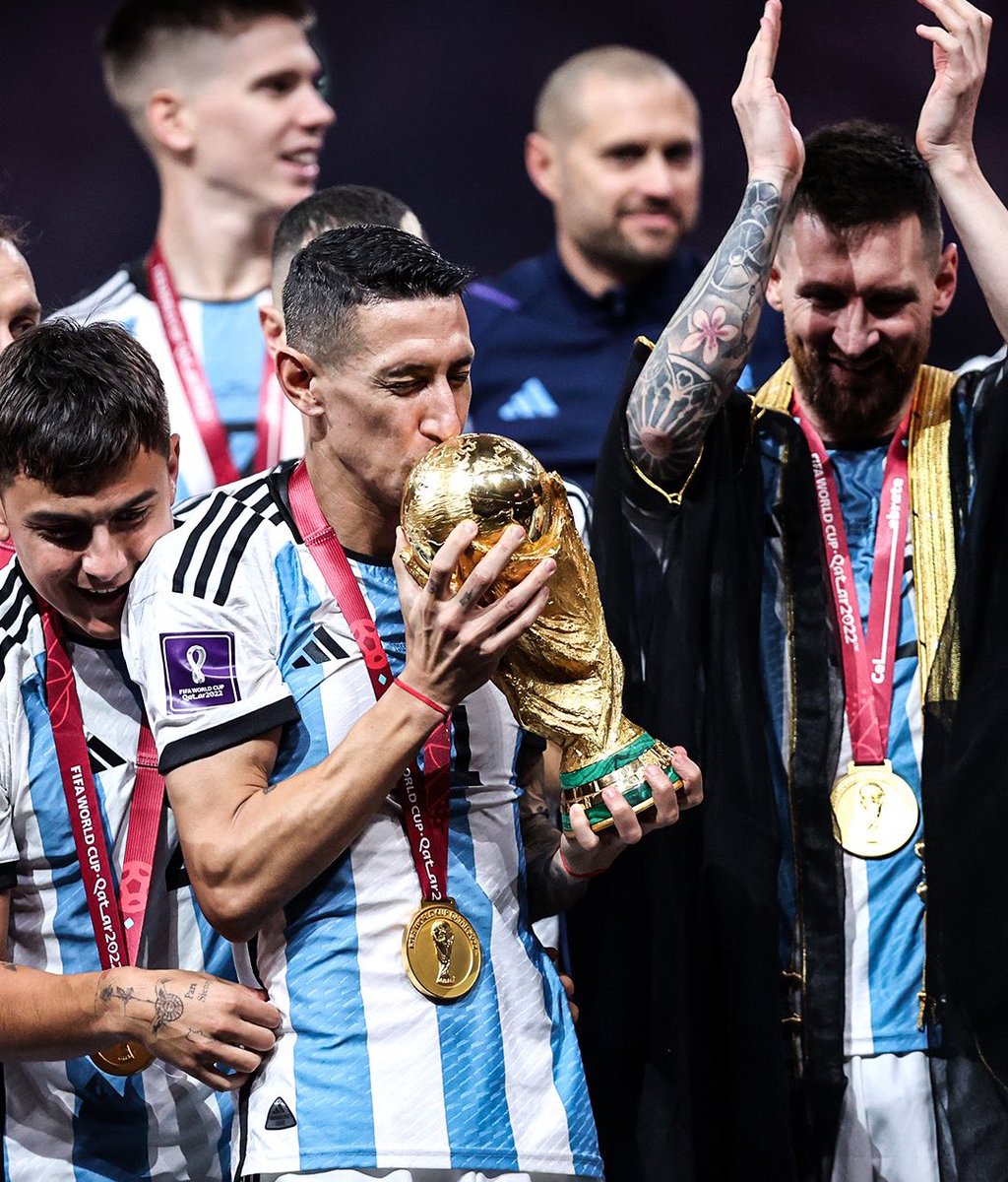 AlbicelesteTalk's tweet image. "I was seven years old. Father's phone rang. Rosario Central wanted me to play in their youth team. It was funny. Father was a big fan of Newell's Old Boys and my mother was of Rosario Central. If you don't live in Rosario, you'll never know what that means...

"Father refused,…