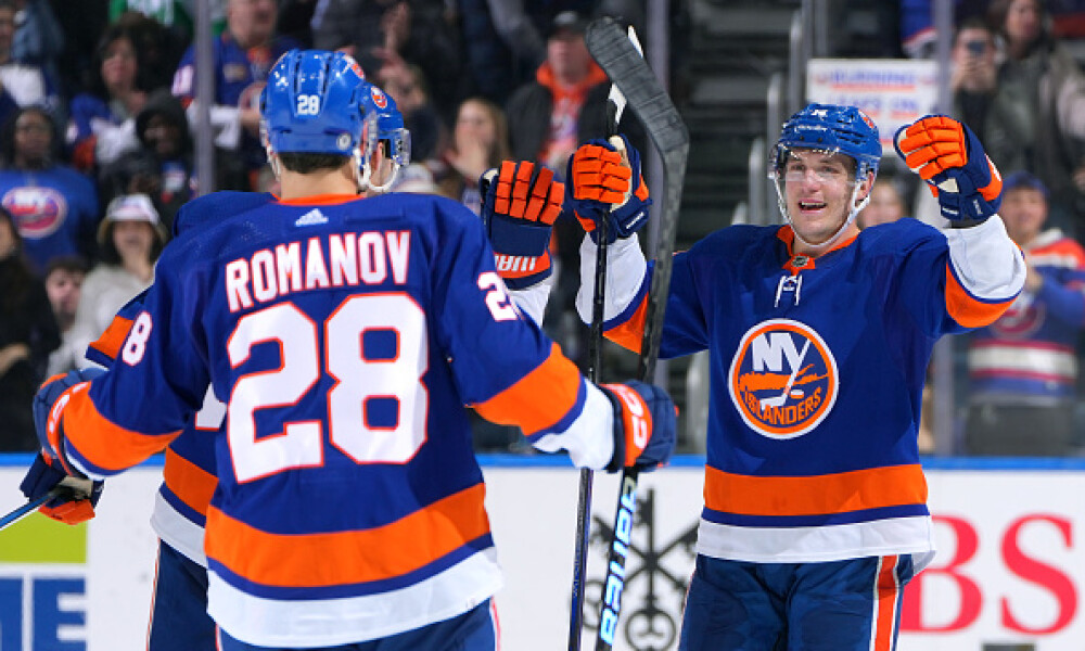 FantasyAlarm's tweet photo. We're running back the special "Outpace" Pick'Em @BettorEdge for #NYR  vs. #Isles in the Stadium Series!

Get in here NOW &amp; play against @jwaggs10, @Mark_Pitts_34 &amp; the NHL #FAmily:
  
🏒 https://t.co/SSISjl4DUU https://t.co/NZFCjEjFKq