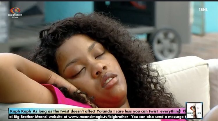Arham1651973's tweet photo. Yes Yolanda she’s just a little baby and they want her to act like a 40 year old #BBMzansi https://t.co/pVNgmwsGZy