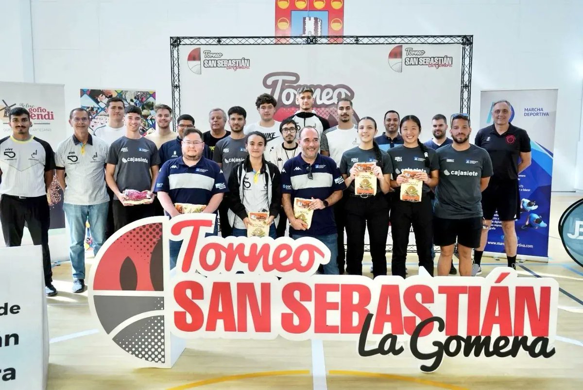 arbitrosfibt's tweet photo. 🏀 Del 9 al 18 de febrero una numerosa representación de los comités de árbitros de Tenerife, Gran Canaria y La Palma se desplazó hasta  La Gomera para la edición infantil masculina y femenina del torneo de La Gomera.

🙏🏽 Muchísimas gracias a la organización del torneo.

🤜🏻🤛🏻🏀🔝 https://t.co/hwq0woDVmg