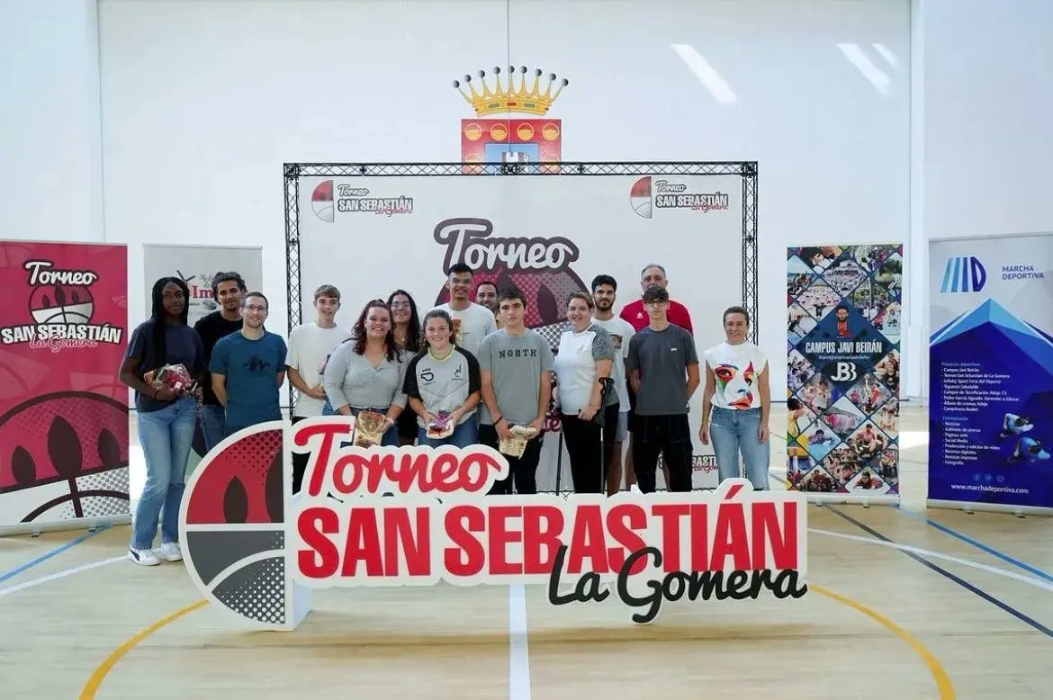 arbitrosfibt's tweet photo. 🏀 Del 9 al 18 de febrero una numerosa representación de los comités de árbitros de Tenerife, Gran Canaria y La Palma se desplazó hasta  La Gomera para la edición infantil masculina y femenina del torneo de La Gomera.

🙏🏽 Muchísimas gracias a la organización del torneo.

🤜🏻🤛🏻🏀🔝 https://t.co/hwq0woDVmg